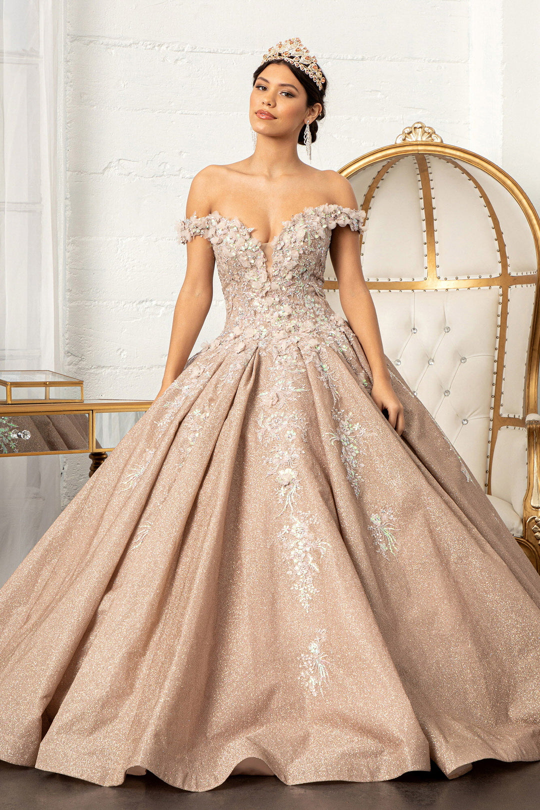Elizabeth K GL1977 - Abigail's Boutique & Alterations Corp